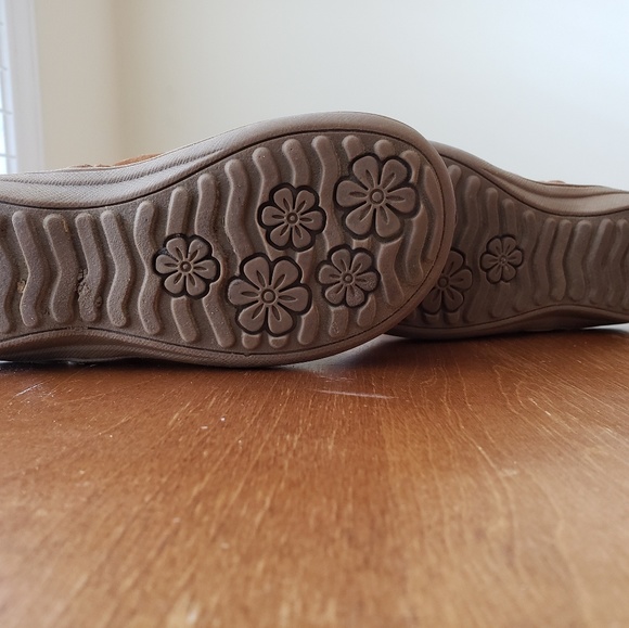 Carters girl boots size 9 - Picture 4 of 4